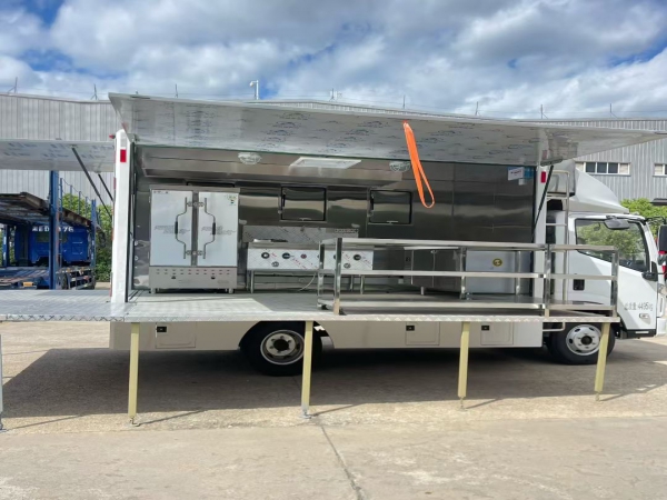 蓝牌C证可开 跃进C300农村宴席餐车 国六移动厨房办席神器