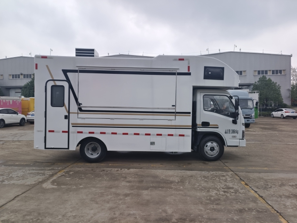 多功能房车版餐车 跃进S100 可住人可经营 支持私人定制