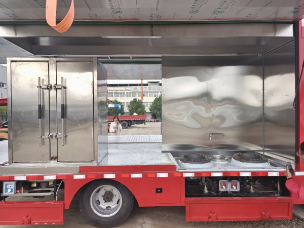 农村宴席不用愁，移动餐车解忧愁